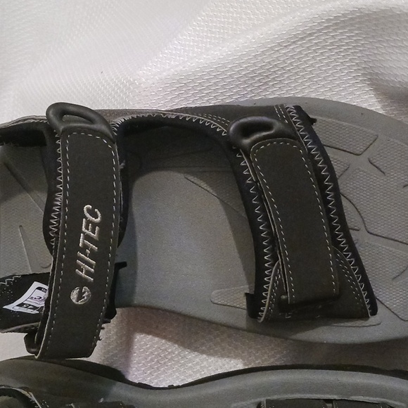 New!! Hi-Tec outdoor hiking sandals - Picture 4 of 7